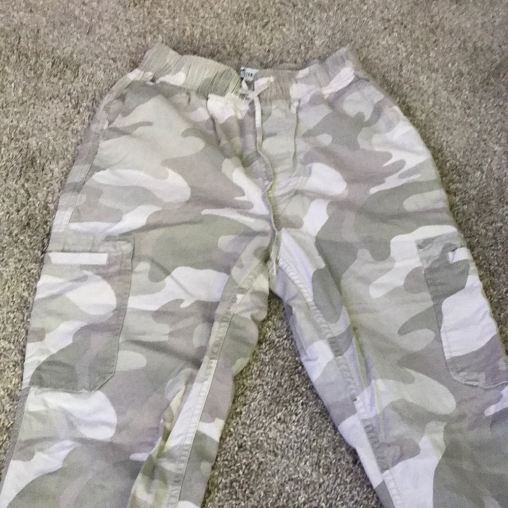 hollister cargo pants